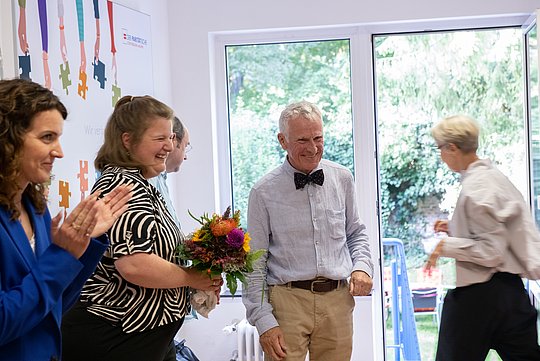 Glückwünsche bei der Staffelübergabe